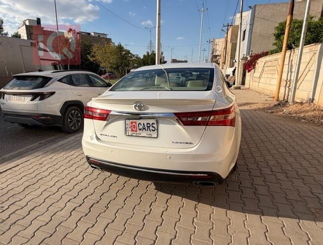 تويوتا أفالون